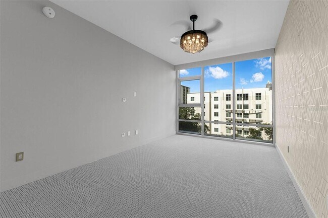 Building Photo - 260 S Osceola Ave