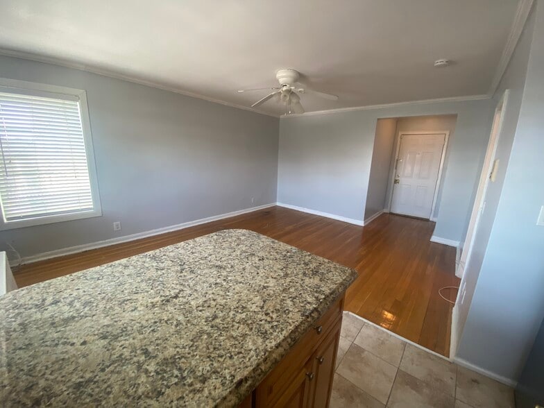 Building Photo - 210 Woodcliff Ave
