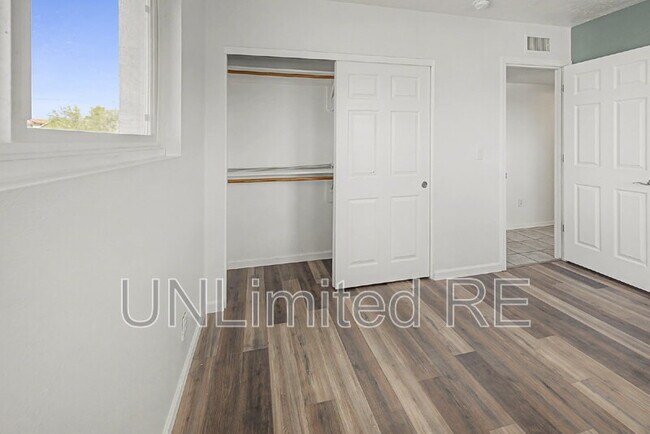 Building Photo - 2771 Typhoon Ln