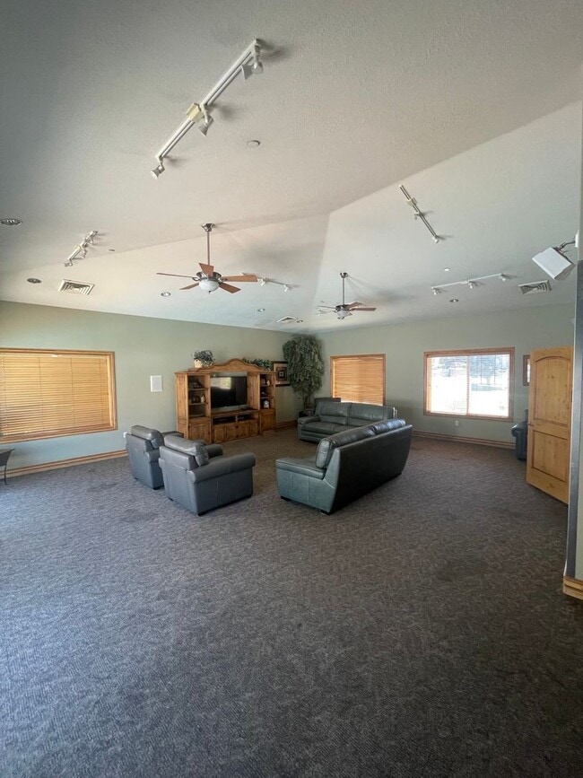 Building Photo - 1061 Canyon Meadow Dr