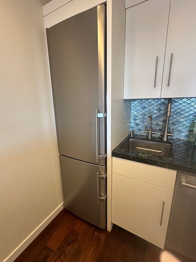 Building Photo - 1177 California St