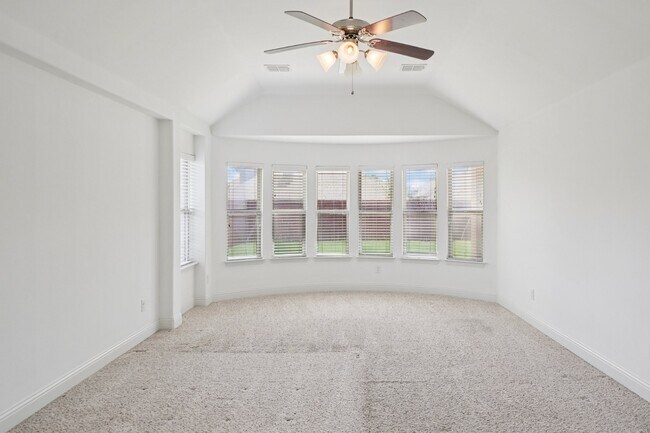 Building Photo - 1616 Downing Dr
