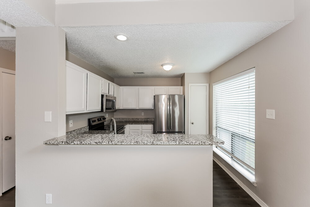 Building Photo - 6209 Mercedes Dr