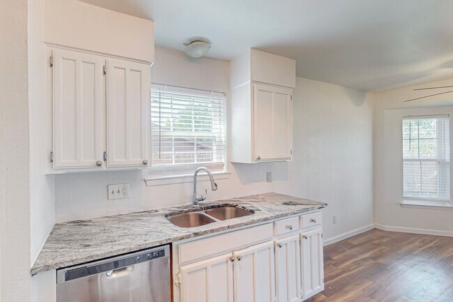 Building Photo - Adorable 1 Story Ready for Move In!  Birdville ISD!