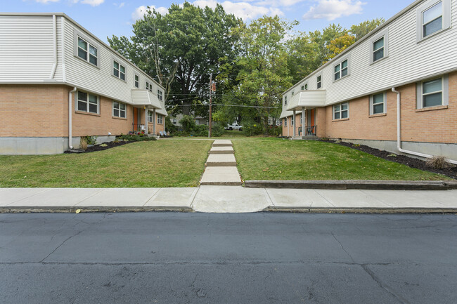 Building Photo - Maple Manor Apartments