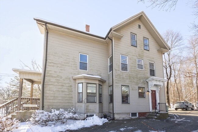 Building Photo - 584 Mt Hope St