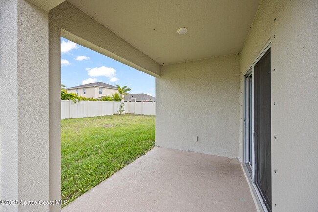 Building Photo - 1305 Valley View Ave