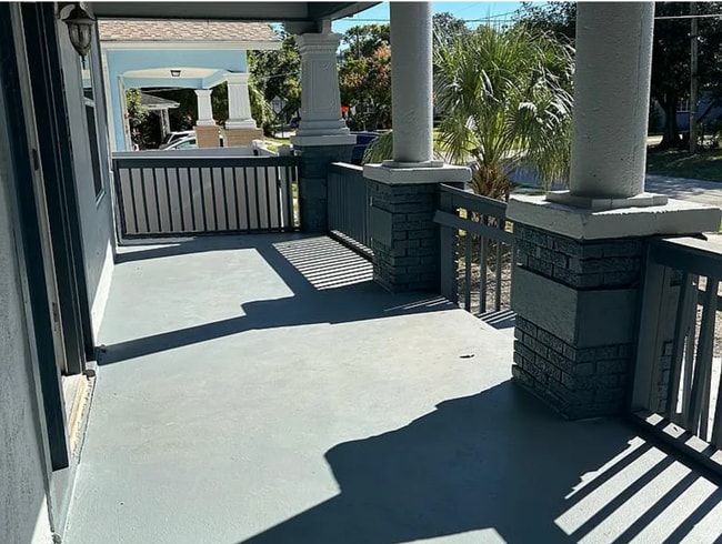 Building Photo - Saint John St