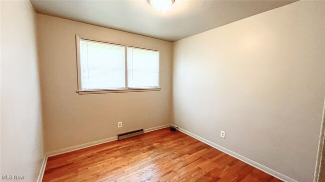 Building Photo - 6036 Tam O Shanter Dr