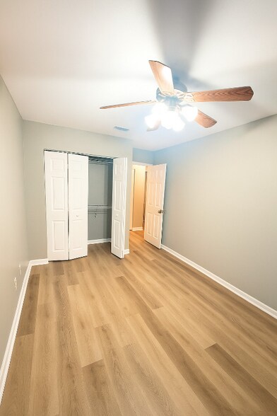 Building Photo - 2182 Timberwood Cir S