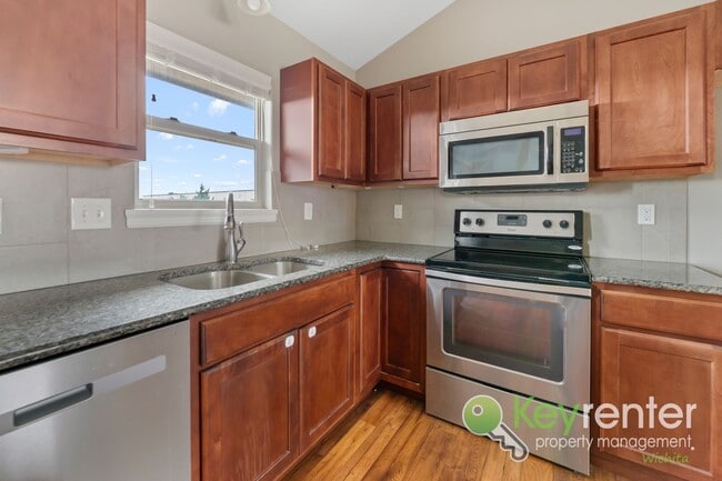 Building Photo - 2311-2313 E Coolwater St Duplex