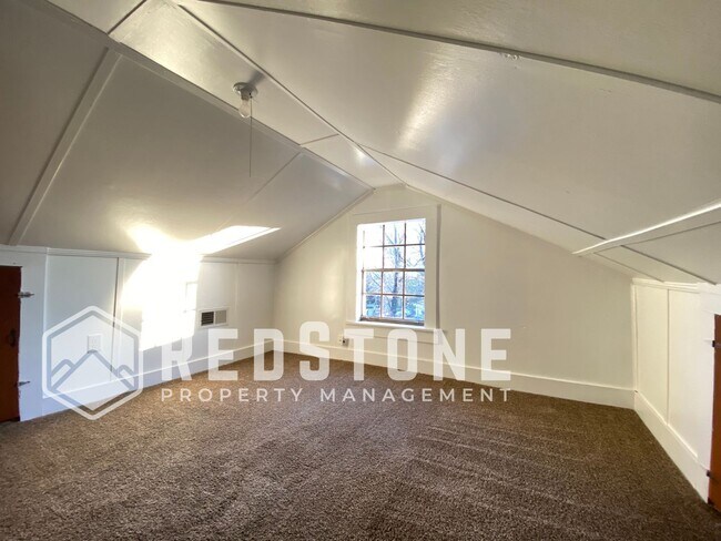 Building Photo - 416 Cleveland Ct