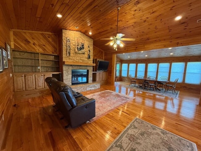 Building Photo - 3850 Ravens Den Way