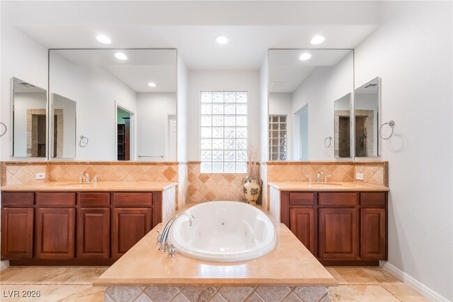 Building Photo - 24 Kittansett Loop