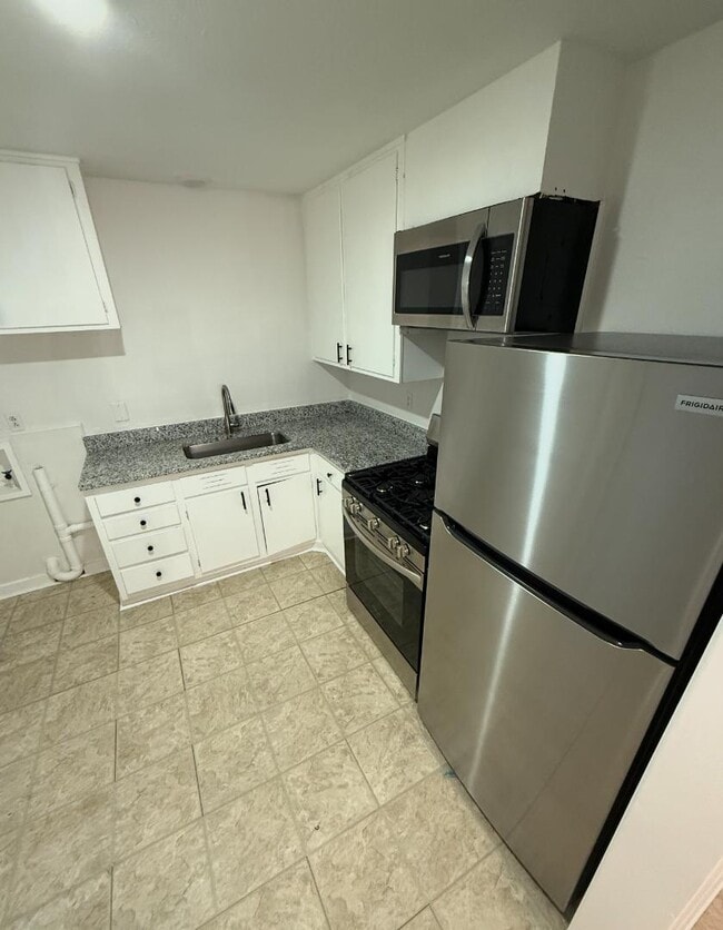 Building Photo - 133 Vandenburg Dr