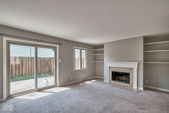 Building Photo - 8502 Canterbury Square W