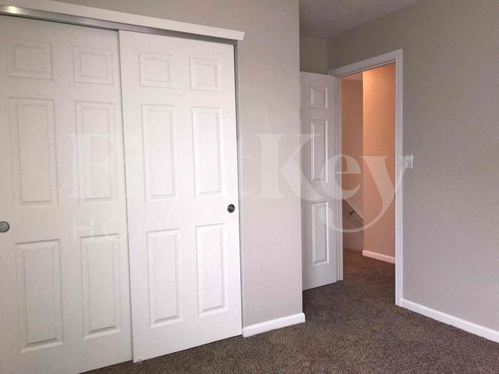 Building Photo - 1380 Pencross Ln