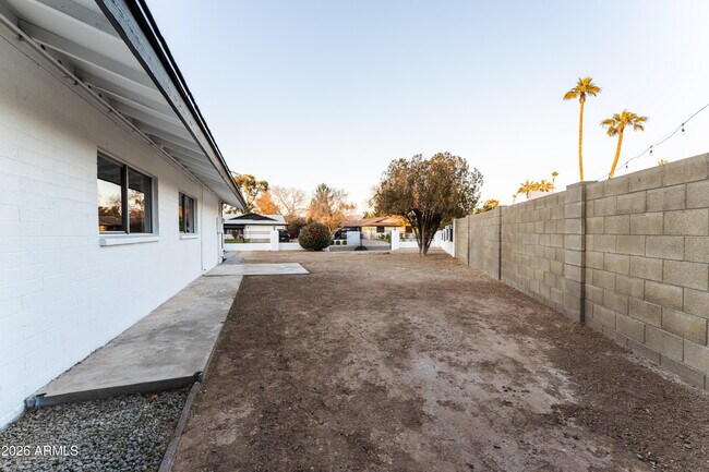 Building Photo - 1743 W Butler Dr