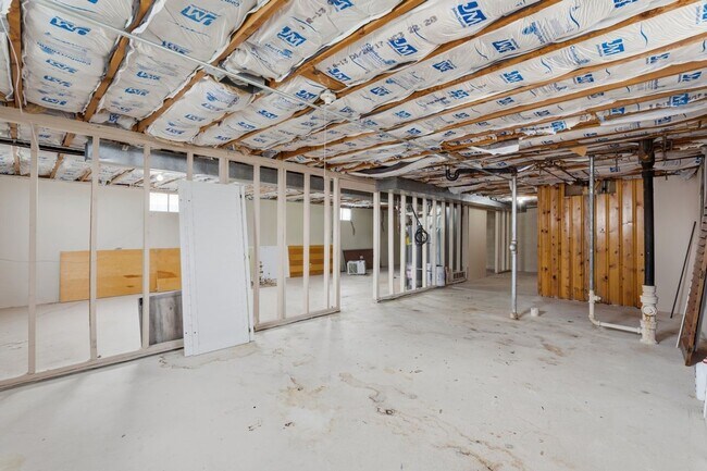 Building Photo - 4070 College Dr