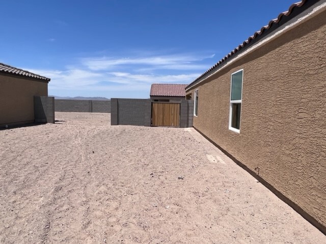 Building Photo - 6533 Black Canyon Dr