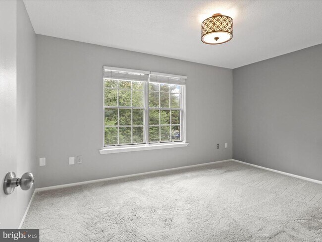 Building Photo - 7737 Inversham Dr