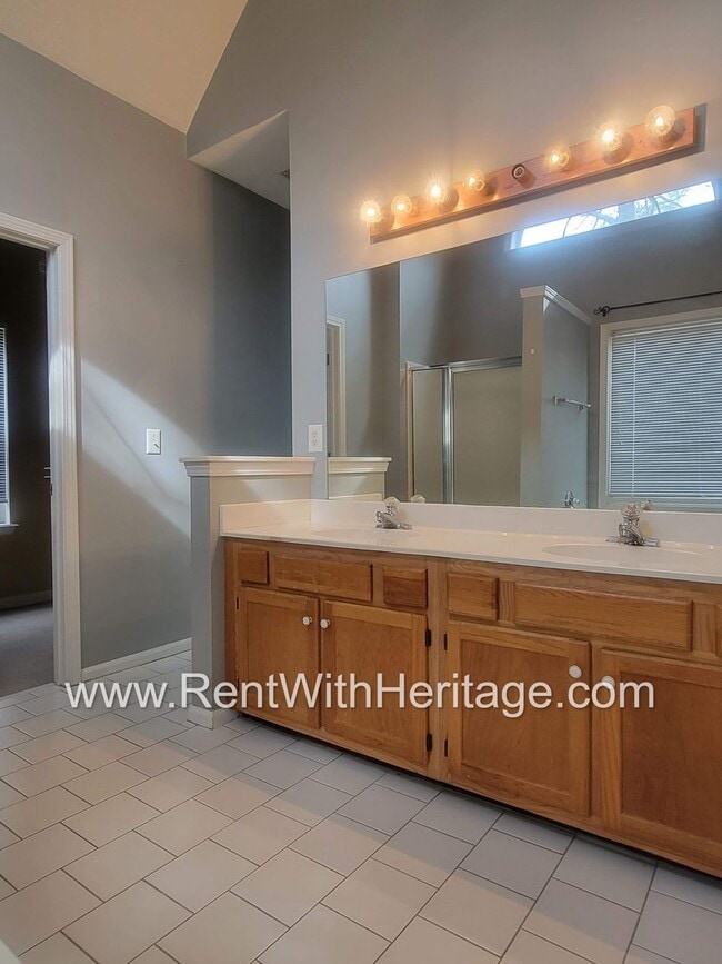 Building Photo - WOW!!...GORGEOUS HOME/HARDWOOD FLOORS/ UPGRADES GALLORE / SWIM - TENNIS