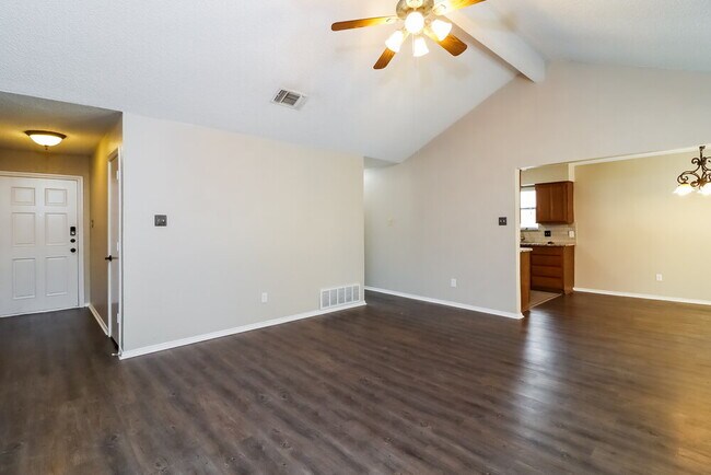 Building Photo - 721 Owens Dr