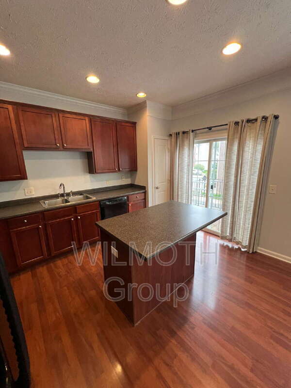 Building Photo - 9451 Glencroft Way