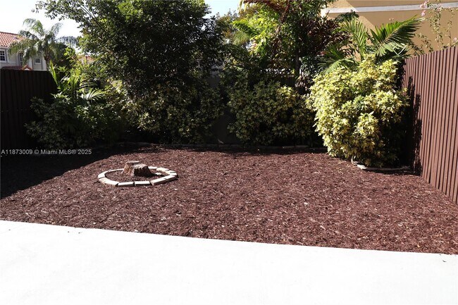 Building Photo - 10170 SW 137th Pl
