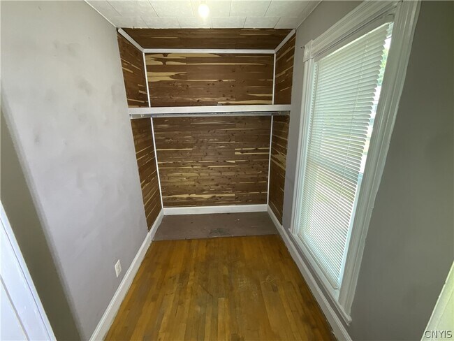 Building Photo - 622 Sherman St