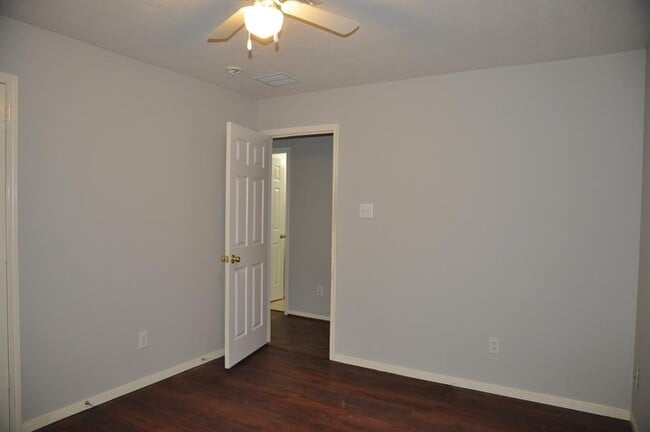 Building Photo - 24435 Cornell Park Ln
