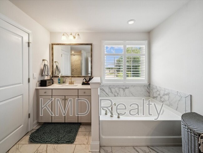 Building Photo - 6112 Willow Pin Ln