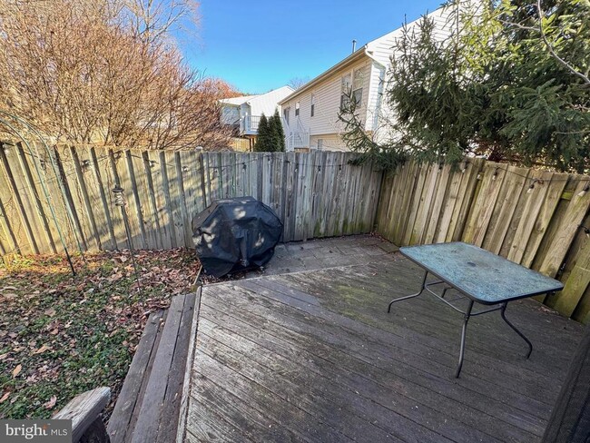 Building Photo - 3132 Laurel View Dr