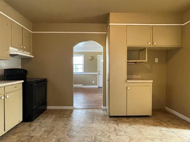 Building Photo - 21 S Schlueter Ave