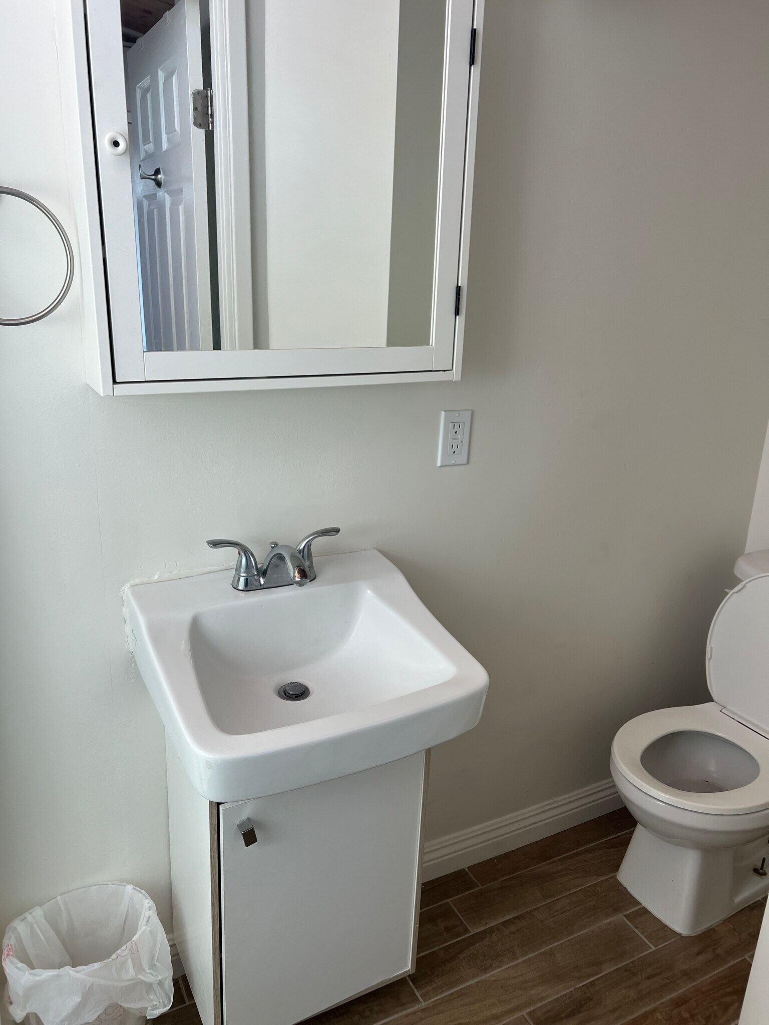 Building Photo - 3829 Rosemont Ave