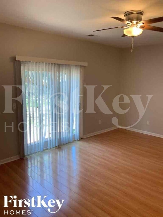 Building Photo - 1253 Waymar Ct SW