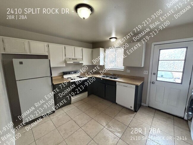 Building Photo - 2410 Split Rock Dr
