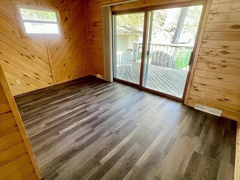 Building Photo - 1630 7th St N