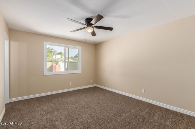 Building Photo - 1102 E Alameda Dr