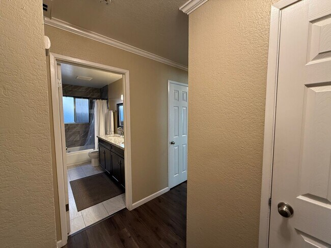 Building Photo - 1460 Berry Dr
