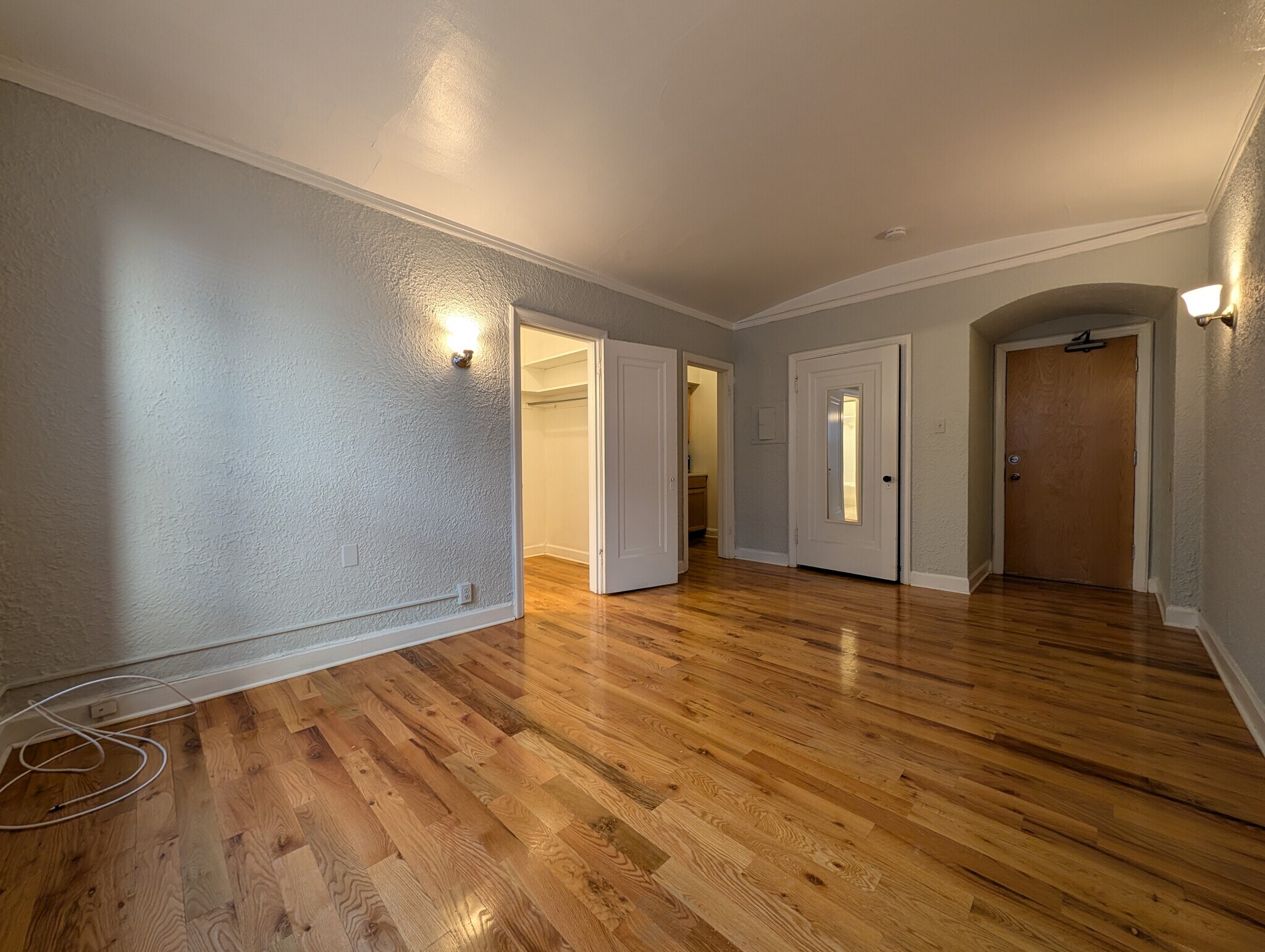 Building Photo - 535 W Arlington Pl