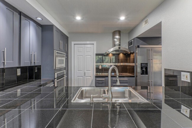 Building Photo - 7931 E San Miguel Ave