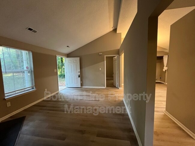 Building Photo - 1228 Woodland Dr