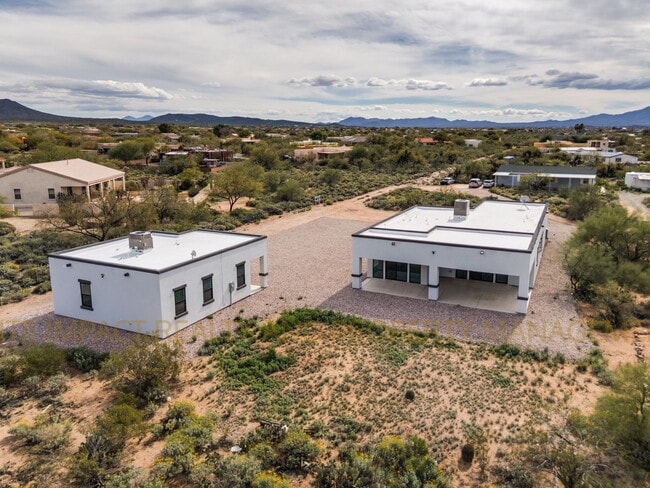 Building Photo - 13691 E Pocketknife Dr