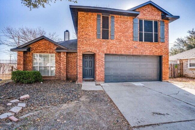 Building Photo - A Two-Story Classic!