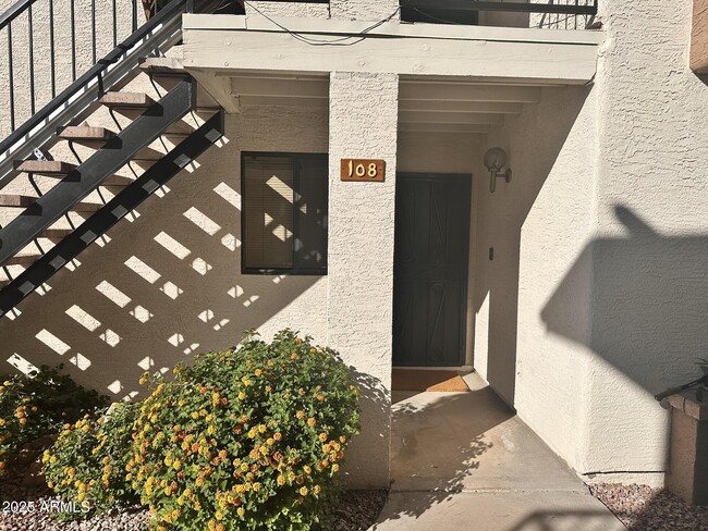 Primary Photo - 16615 E Gunsight Dr