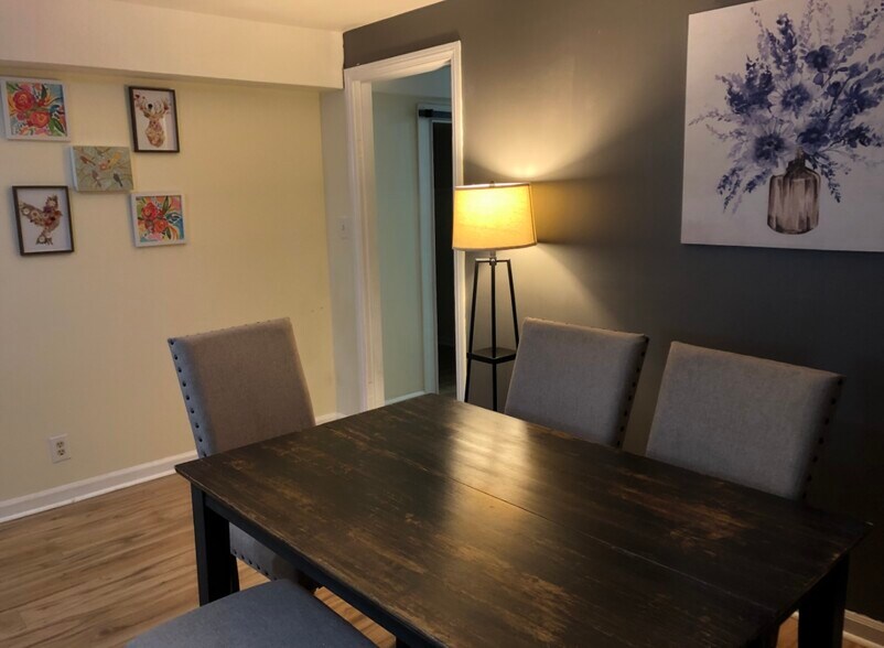 Building Photo - 8 Battery Dr