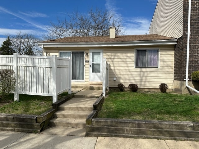 Primary Photo - 930 White Oak Ln