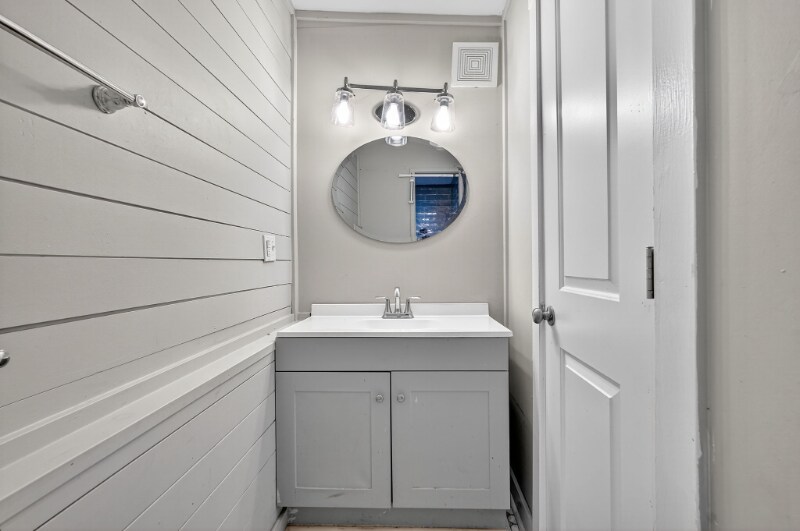 Building Photo - 2348 37th St S