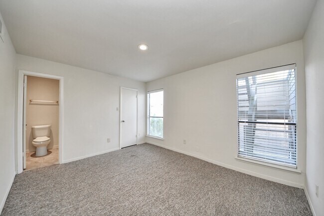 Building Photo - 1059 Country Pl Dr